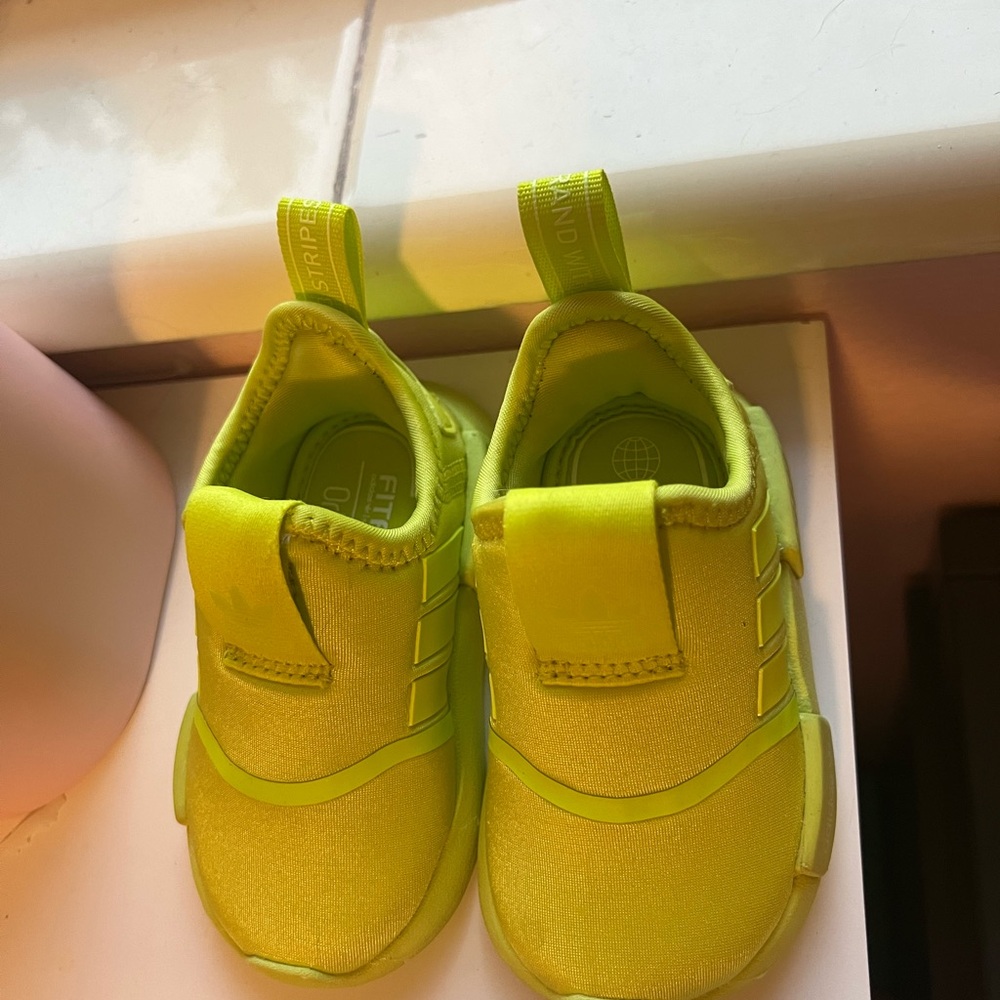 Adidas - Picture 2 of 6